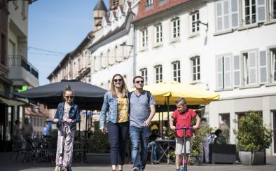 Stadtzentrum von Haguenau mit Familie © Cyrille Fleckinger