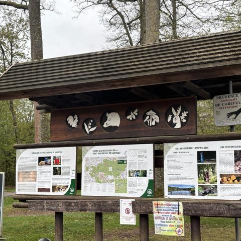 Panneaux d'accueil au Gros-Chêne