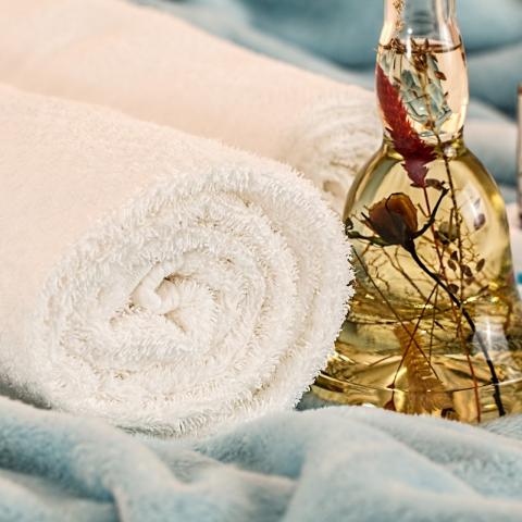 massage therapy © copyright free photo